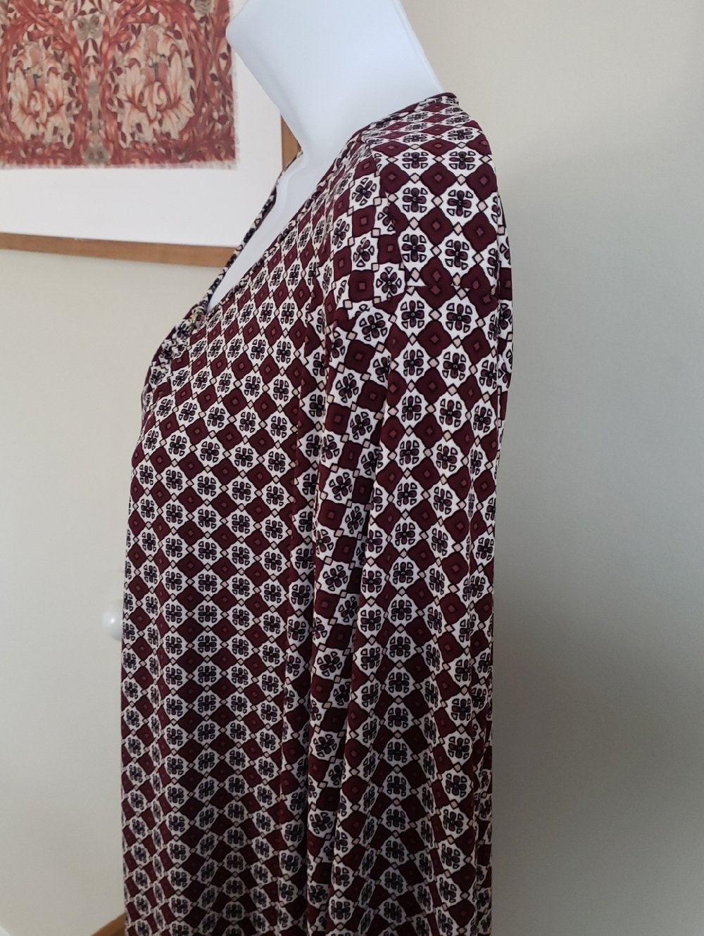 Liz Claiborne Burgundy and White Geometric Scoop Neck Top, 3X - Picture 3 of 11